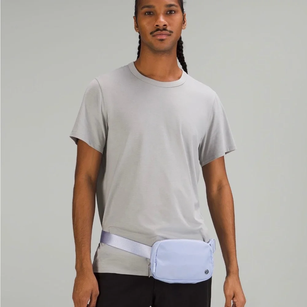 NWT Lululemon Everywhere Belt Bag Pastel Blue - Picture 10 of 10